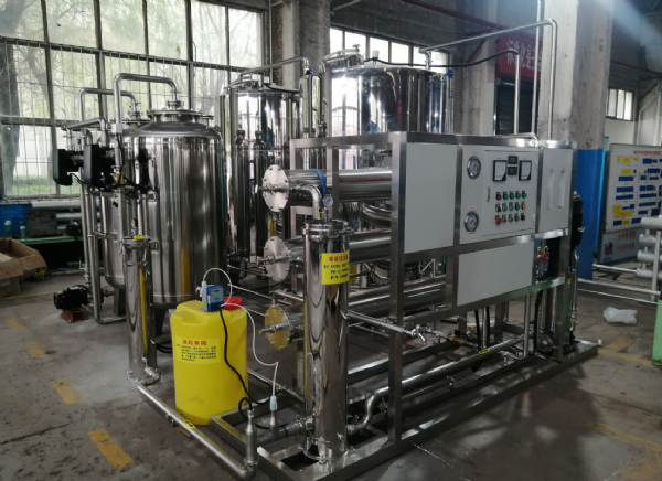 山西環境公司5T全不銹鋼反滲透設備安裝調試